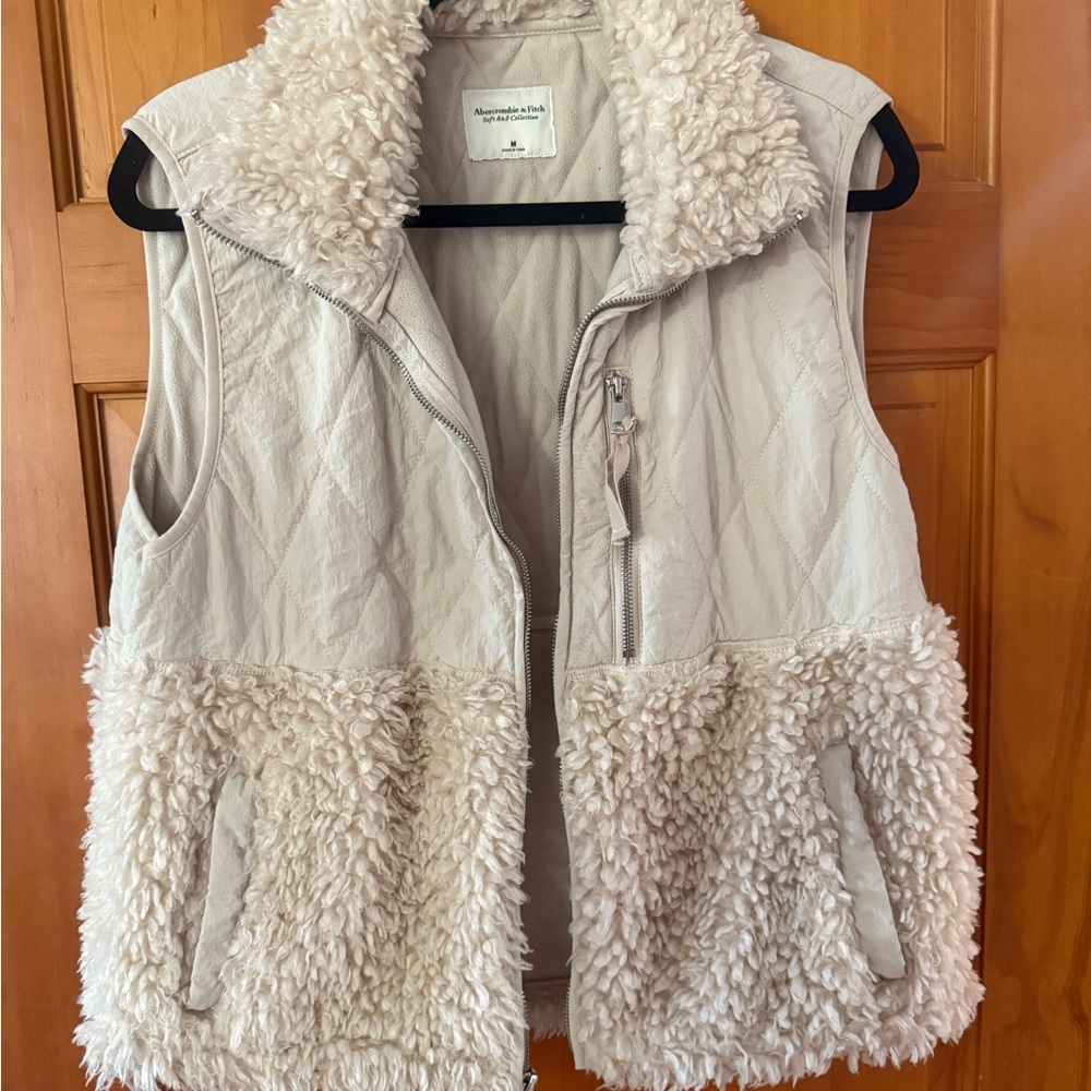 Abercrombie & Fitch Cream Quilted Shearling Vest